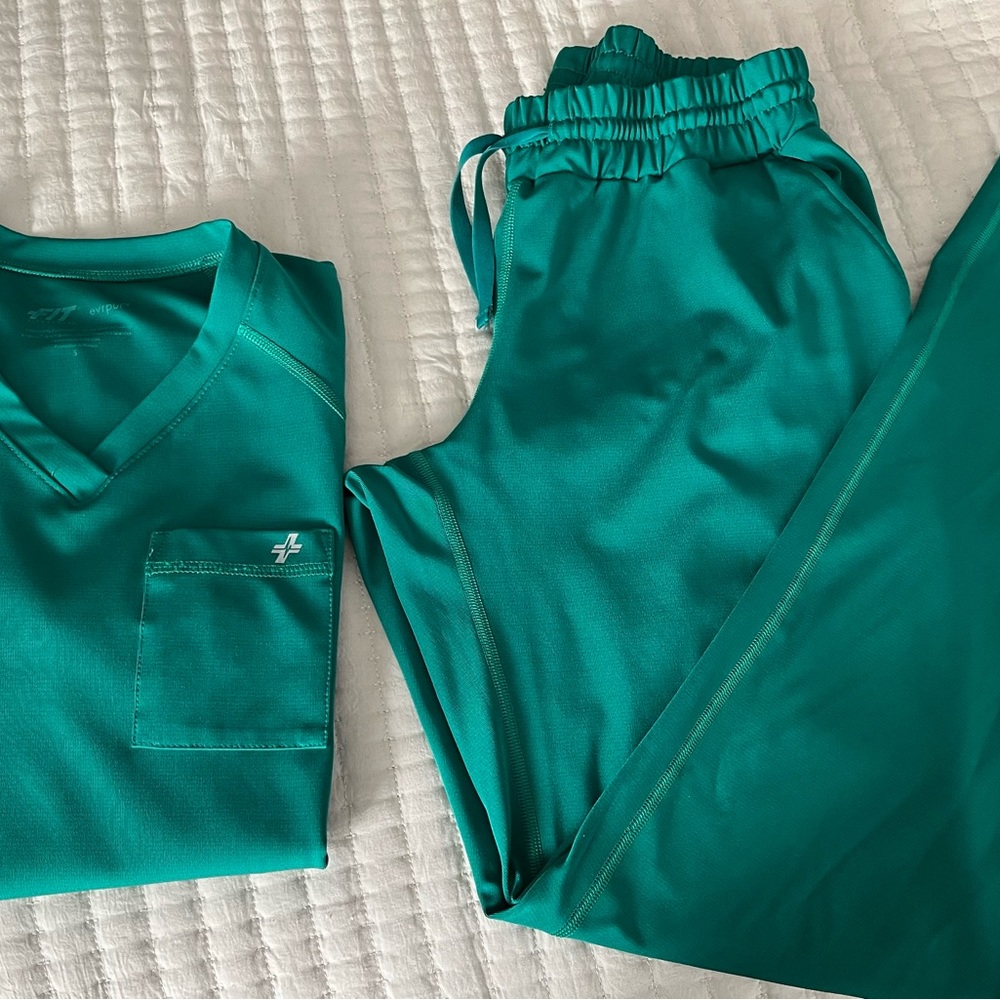 Fit Scrubs hunter green set